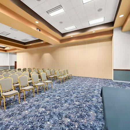 Clarion Inn & Suites And Convention Center Kearney Exteriér fotografie