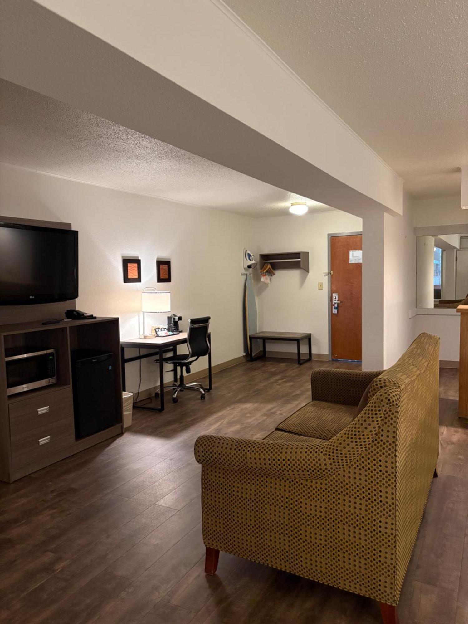 Clarion Inn & Suites And Convention Center Kearney Exteriér fotografie