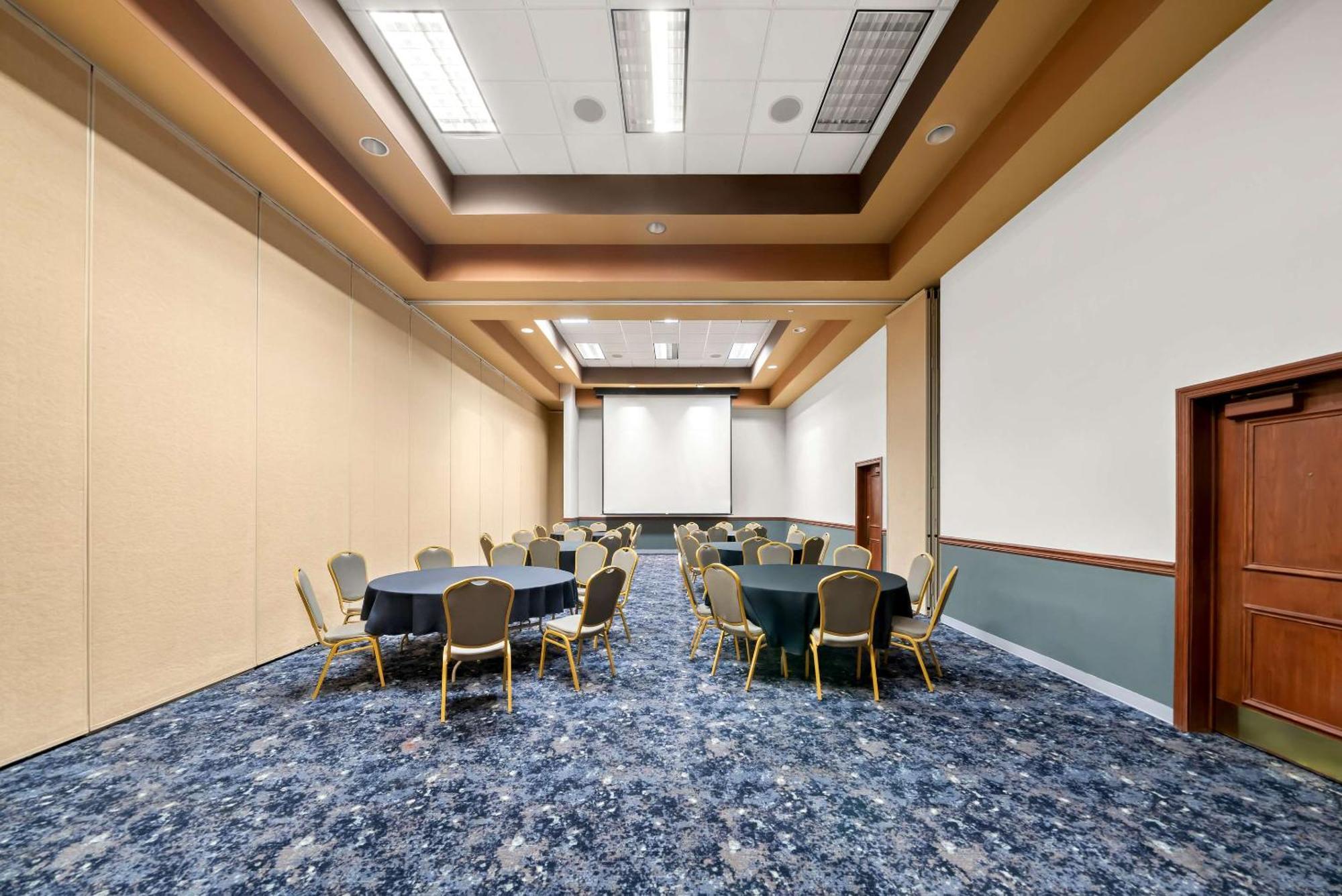 Clarion Inn & Suites And Convention Center Kearney Exteriér fotografie