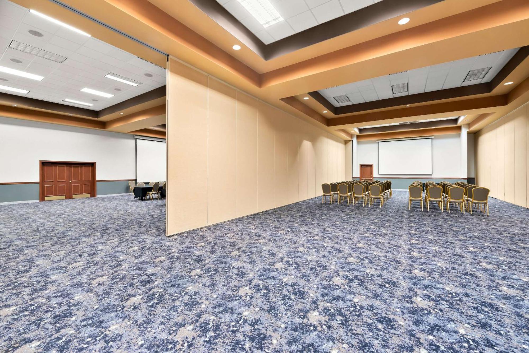 Clarion Inn & Suites And Convention Center Kearney Exteriér fotografie