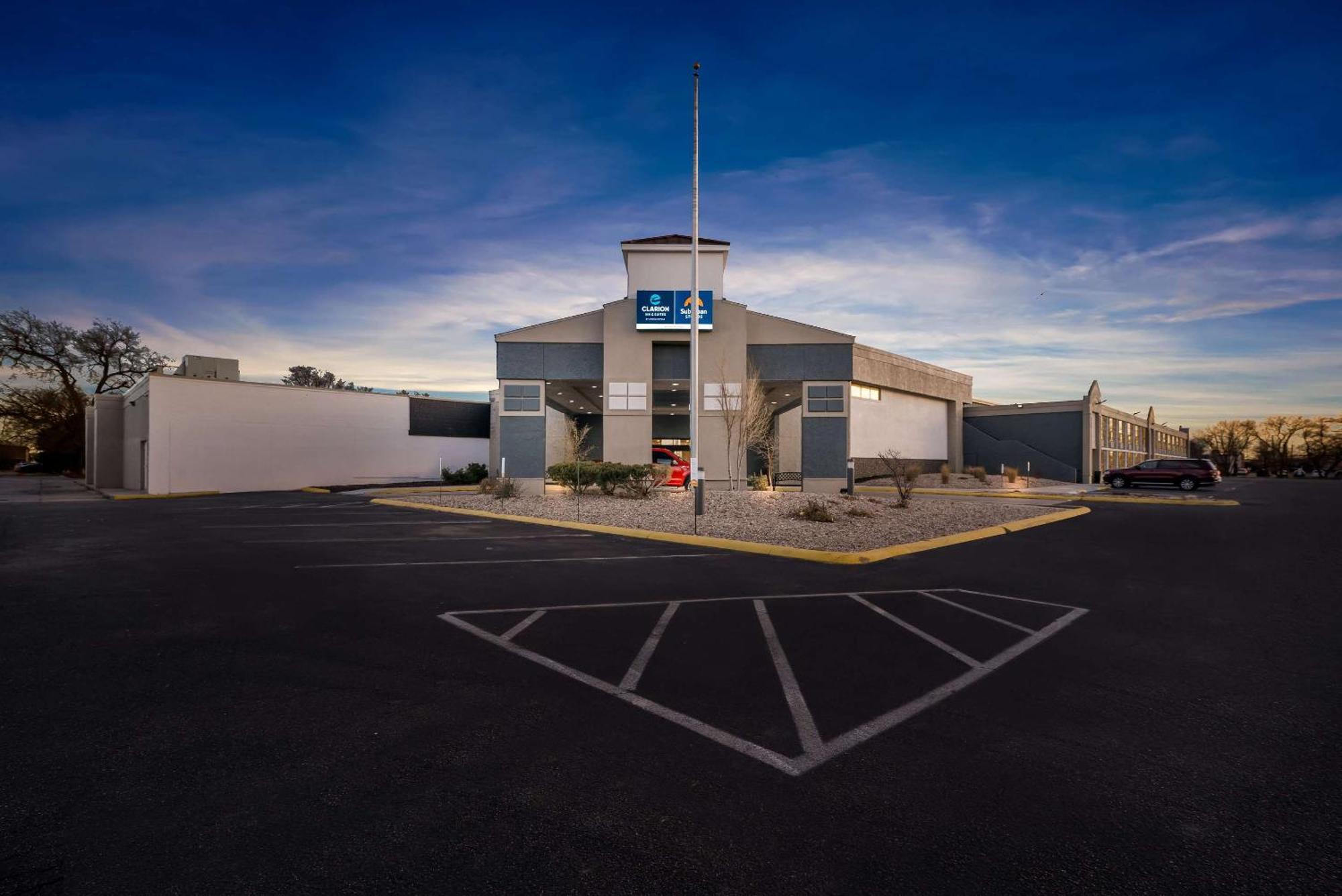 Clarion Inn & Suites And Convention Center Kearney Exteriér fotografie
