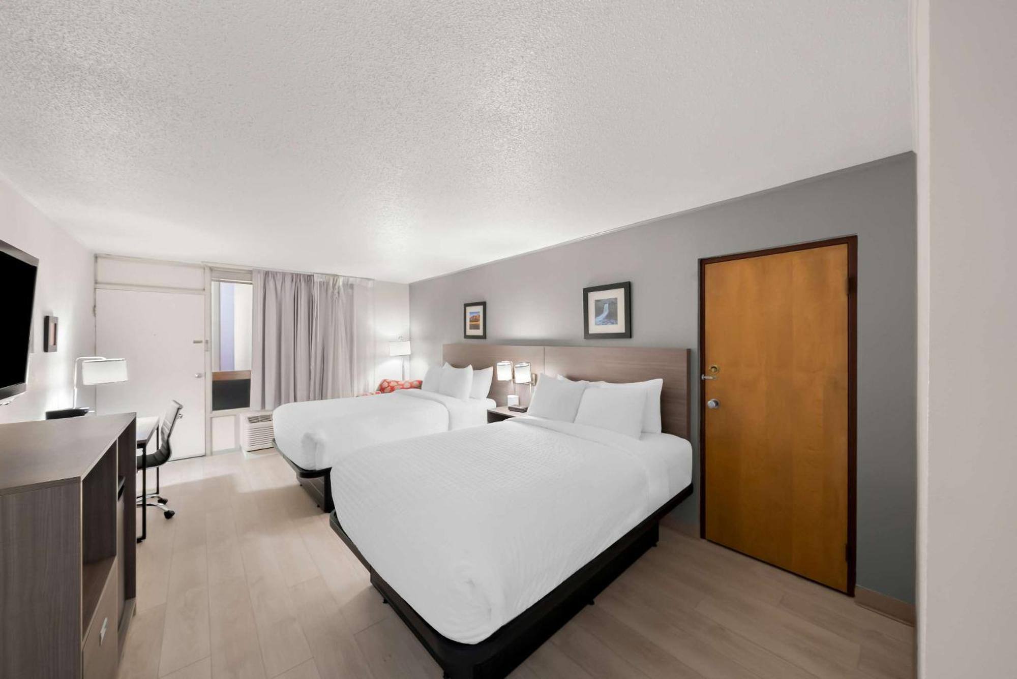 Clarion Inn & Suites And Convention Center Kearney Exteriér fotografie
