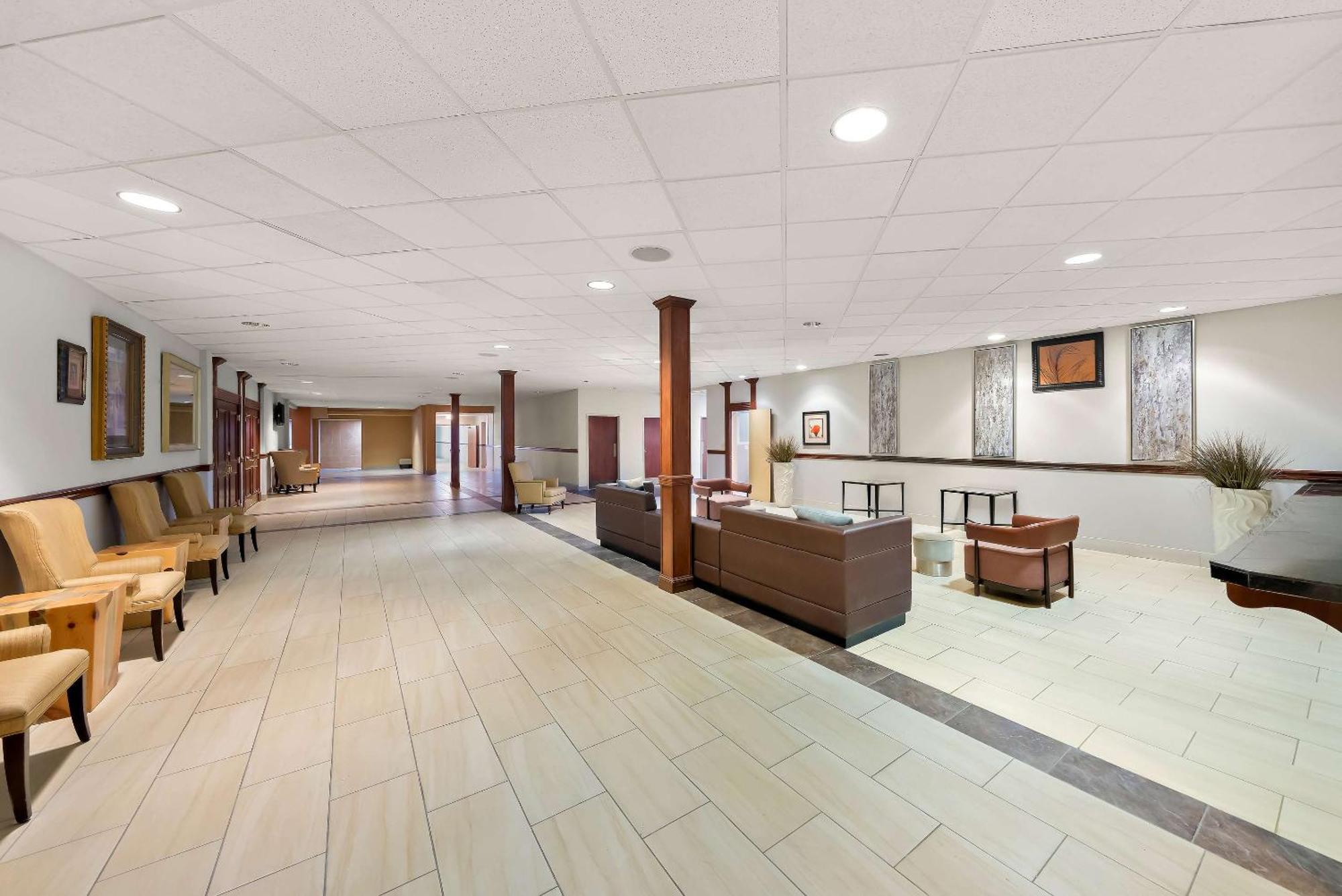 Clarion Inn & Suites And Convention Center Kearney Exteriér fotografie