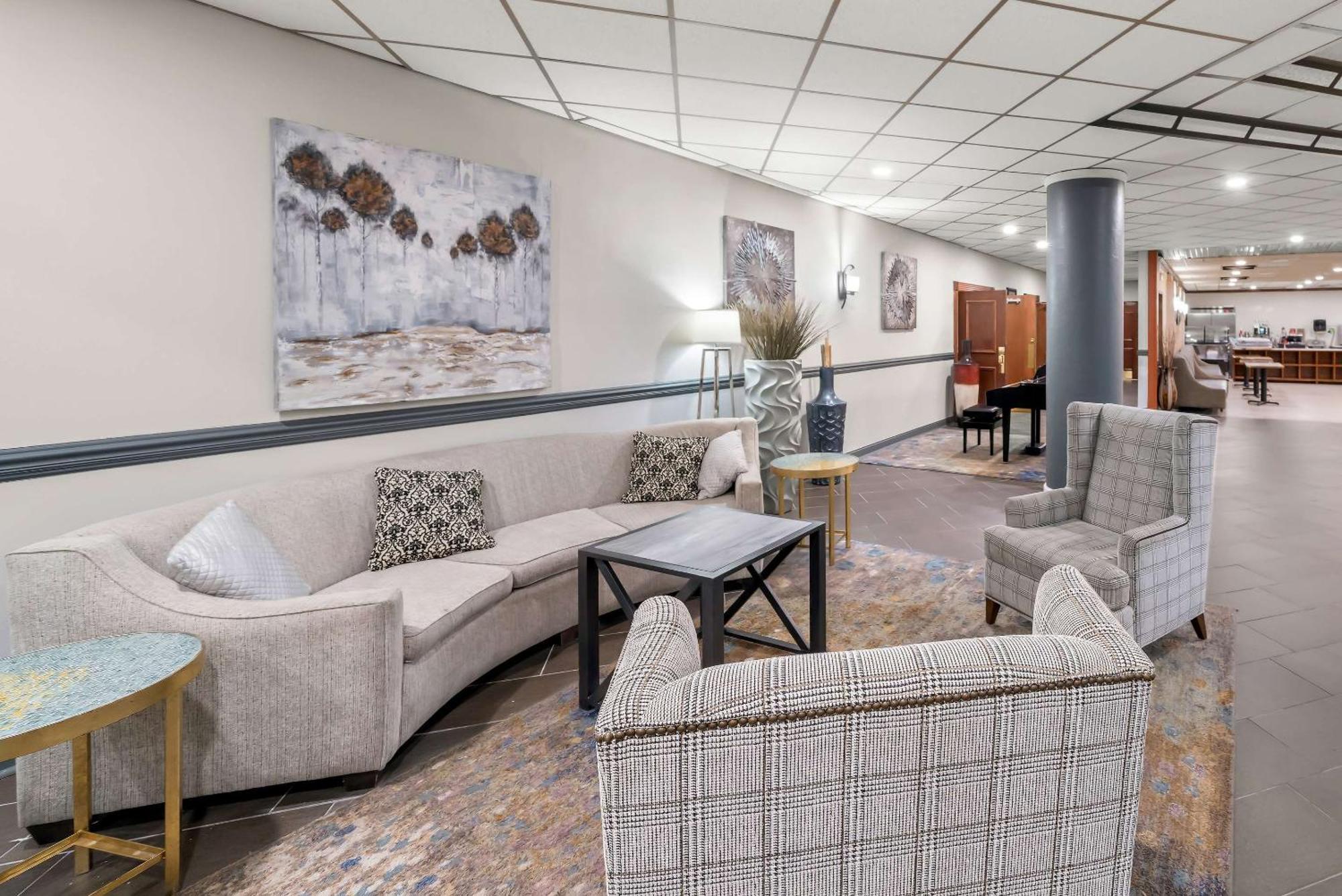Clarion Inn & Suites And Convention Center Kearney Exteriér fotografie