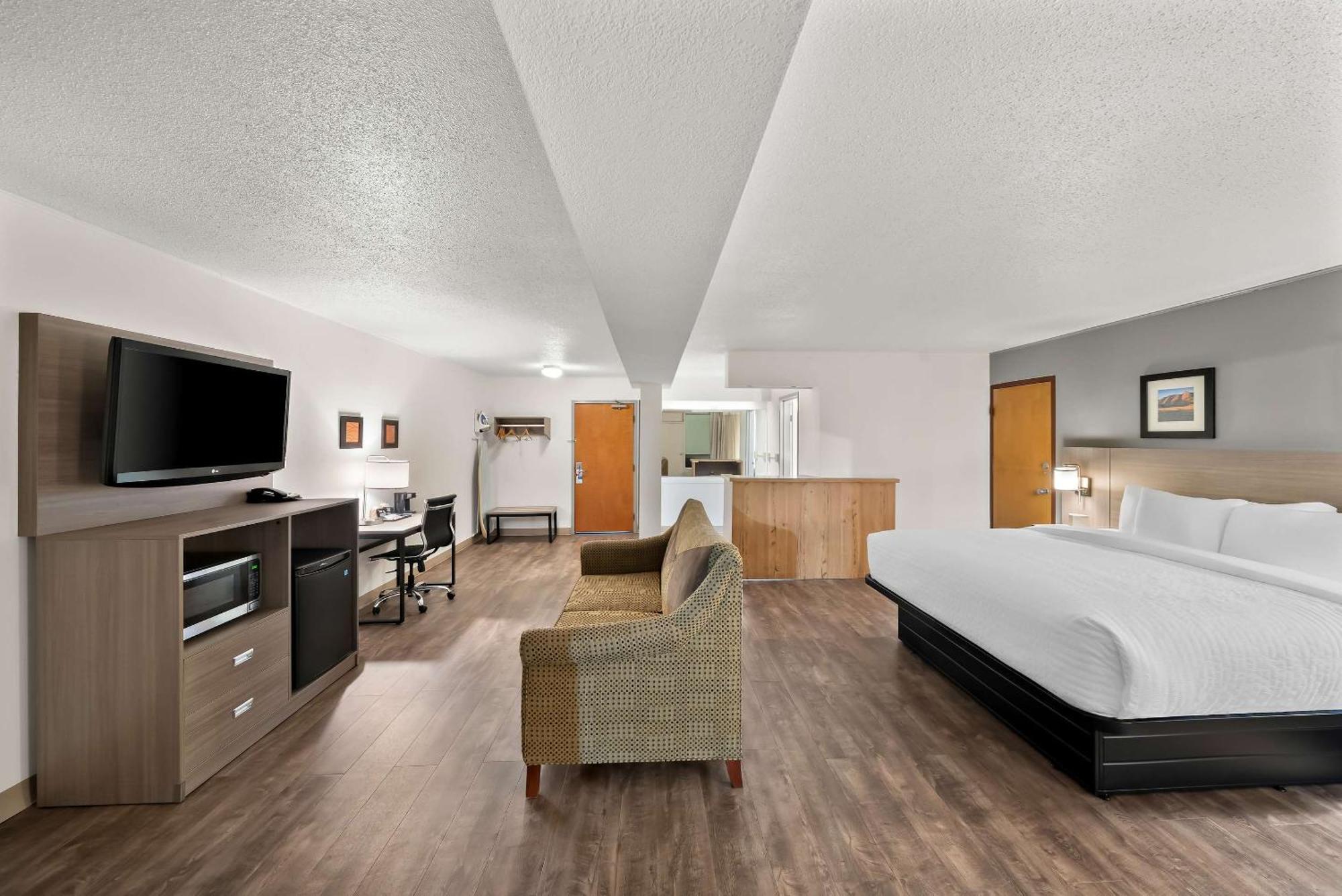 Clarion Inn & Suites And Convention Center Kearney Exteriér fotografie